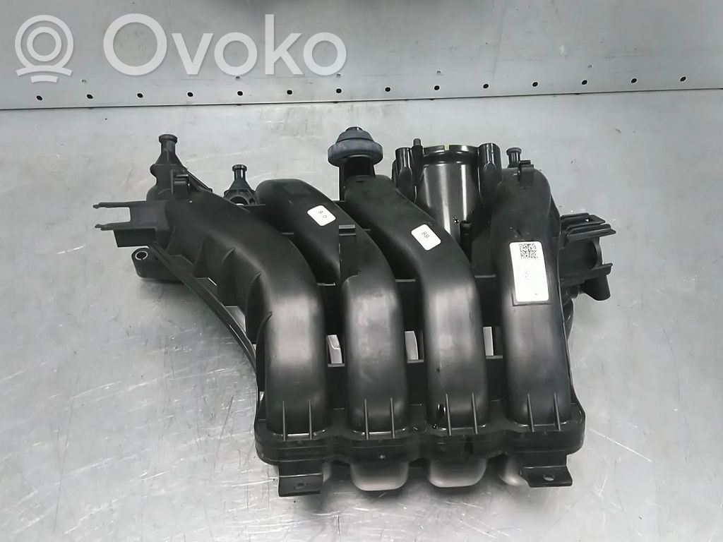 Volkswagen Golf VIII Colector de admisión 