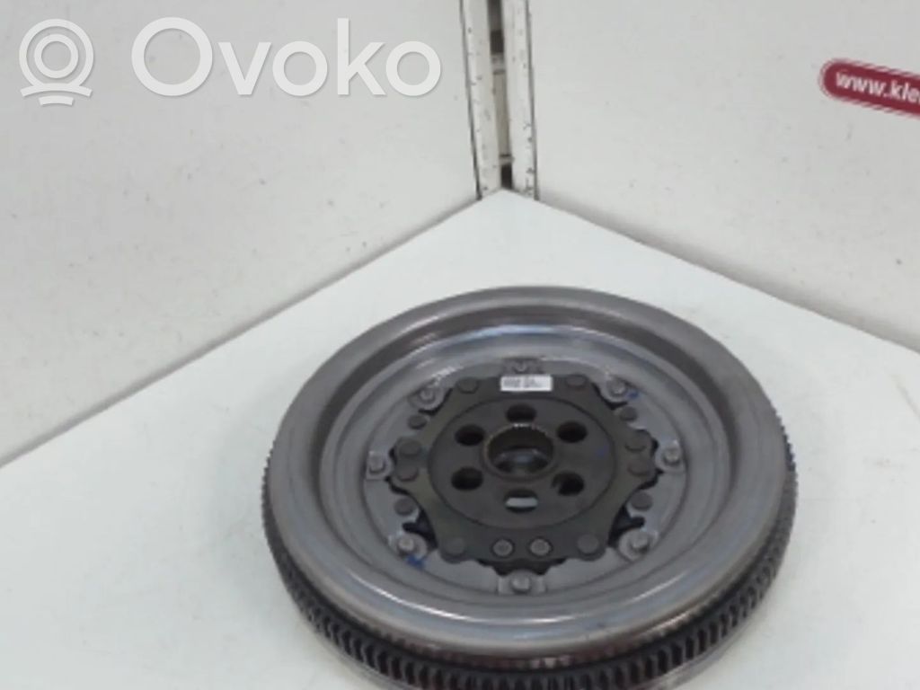 Volante motor   04E105266E