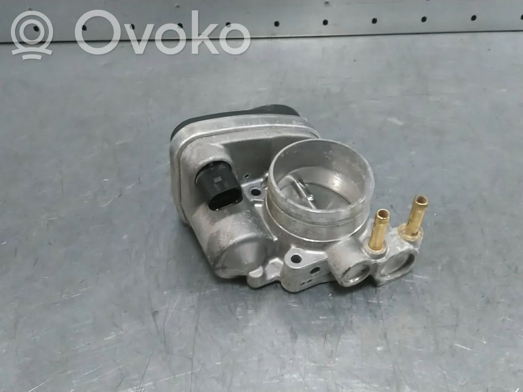 Volkswagen PASSAT B6 Boîtier de papillon électrique
