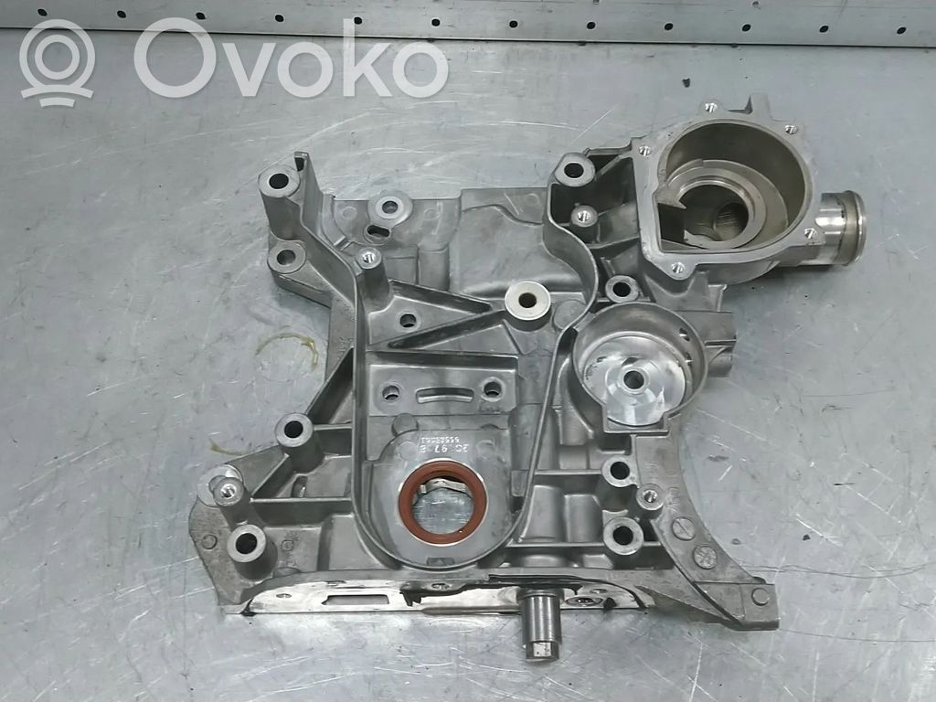 Opel Astra J Cubierta de la cadena de distribución 
