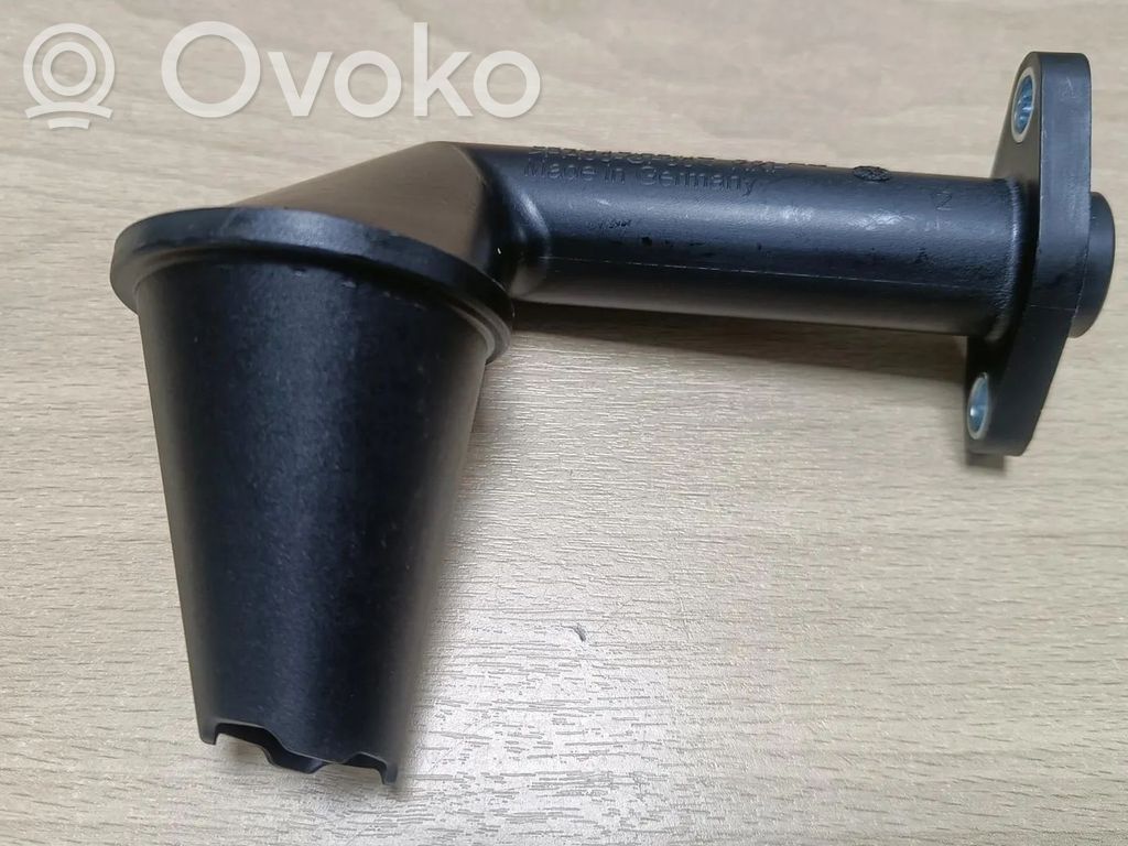 Inne części komory silnika   04L115251C,CXE,CXEB,CXEC,CXF,CXFA,CXG,CXGB,CXH,CXHA,CXHB,DAS,DASA,DASC,DASDB,DAU,DAUA,DAUB,DAV,DAVA,DAW,DAWA,DMZ,DMZB,DMZE,DNA,DNAA,DNAB,DNAD,DNAE,DRE,DREB,DREC