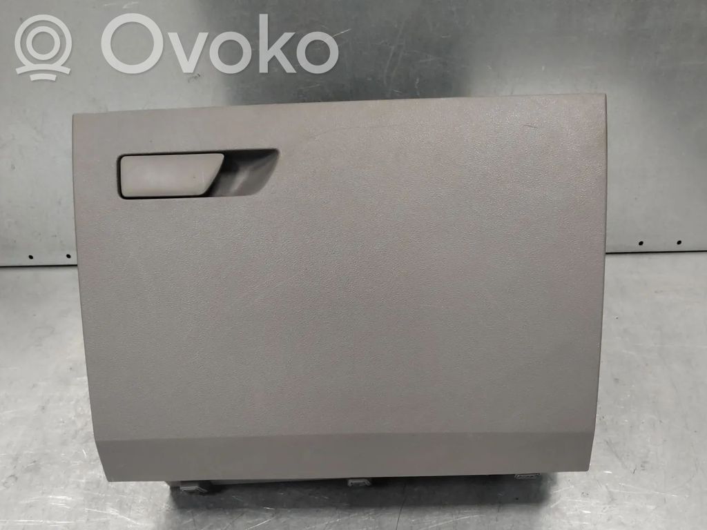 Seat Leon (5F) Daiktadėžės (bordačioko) komplektas 