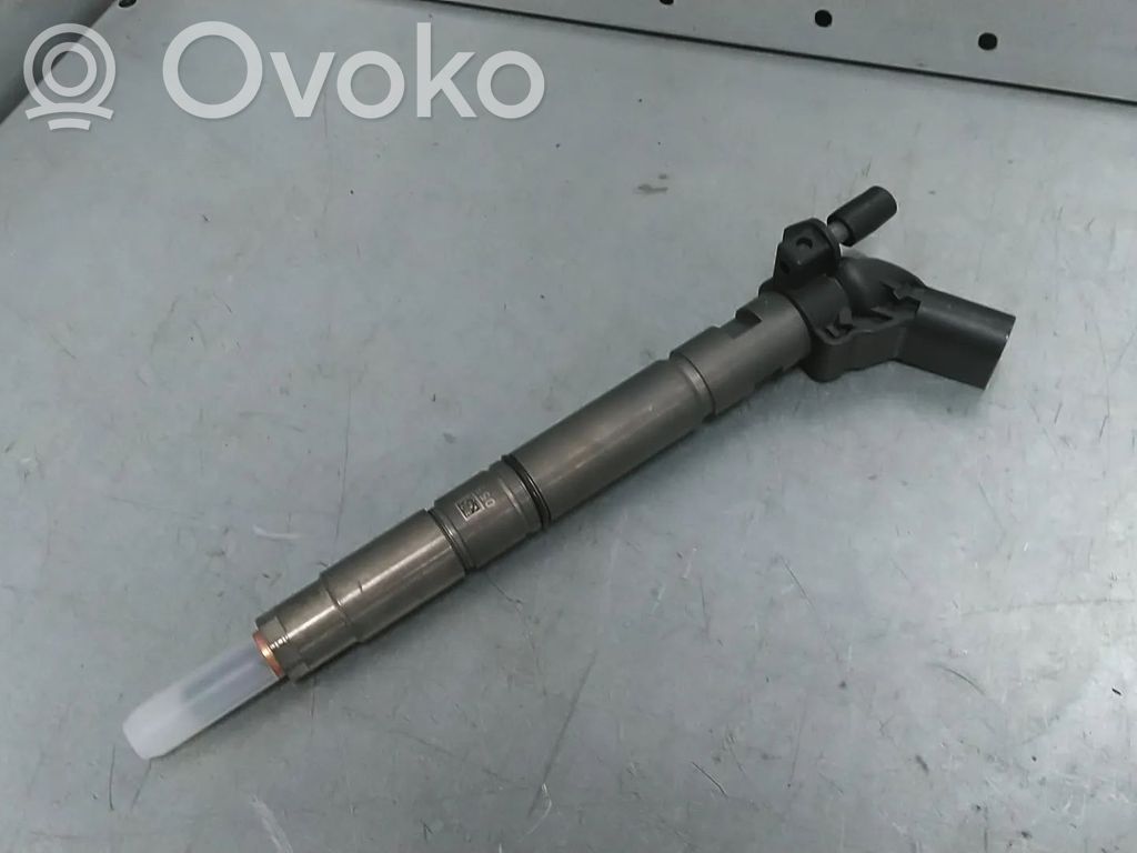 Audi A4 S4 B9 Fuel injector 