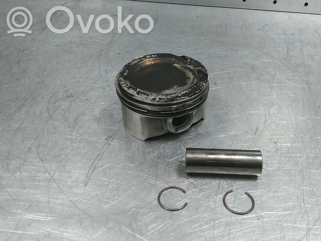 BMW X5 E70 Piston 