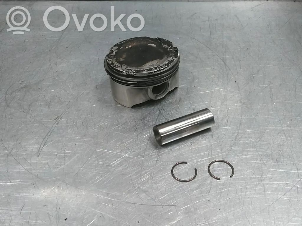 BMW X5 E70 Piston 