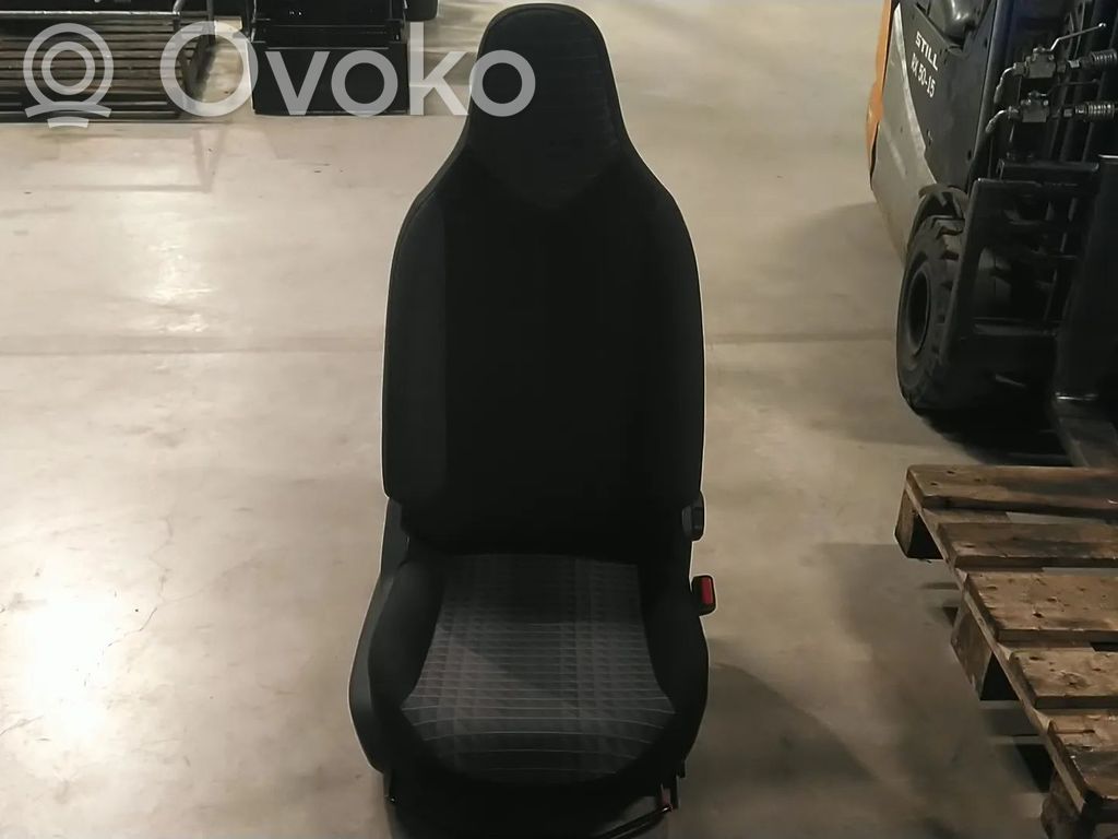 Peugeot 108 Etumatkustajan istuin 
