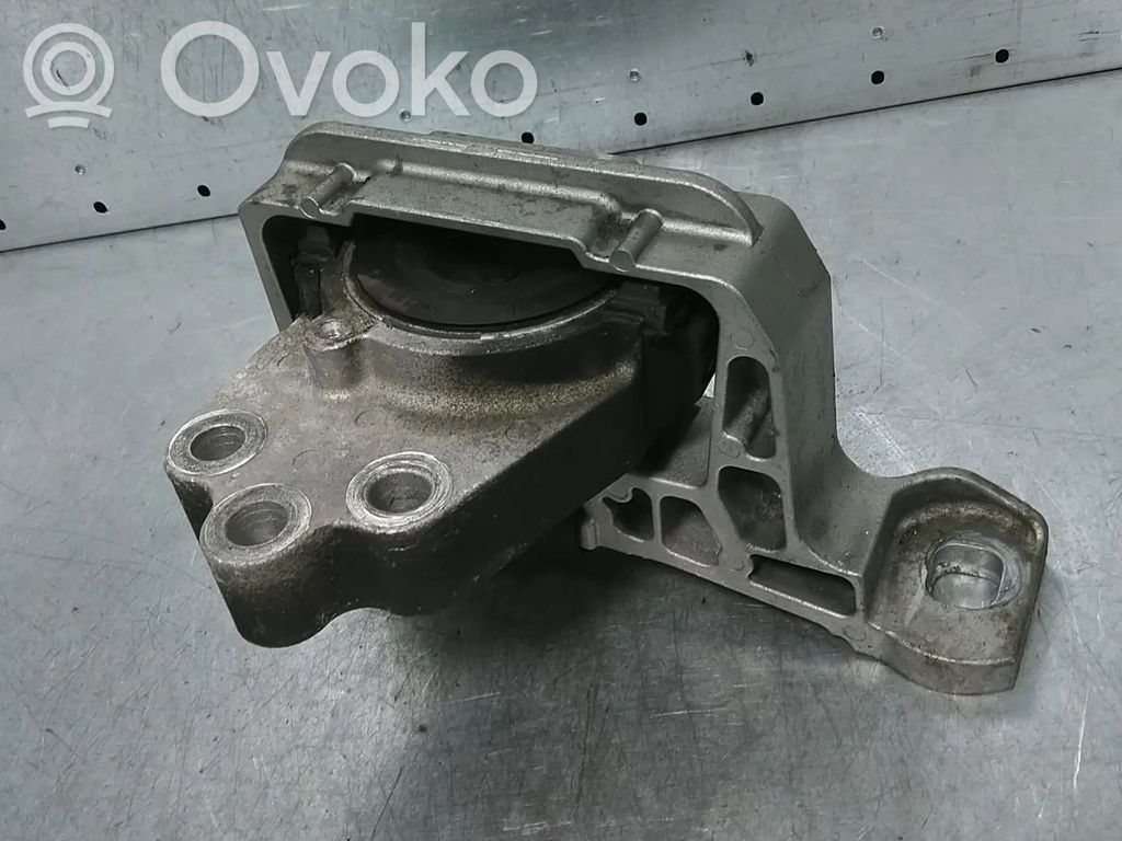 Ford Focus Engine mount bracket 