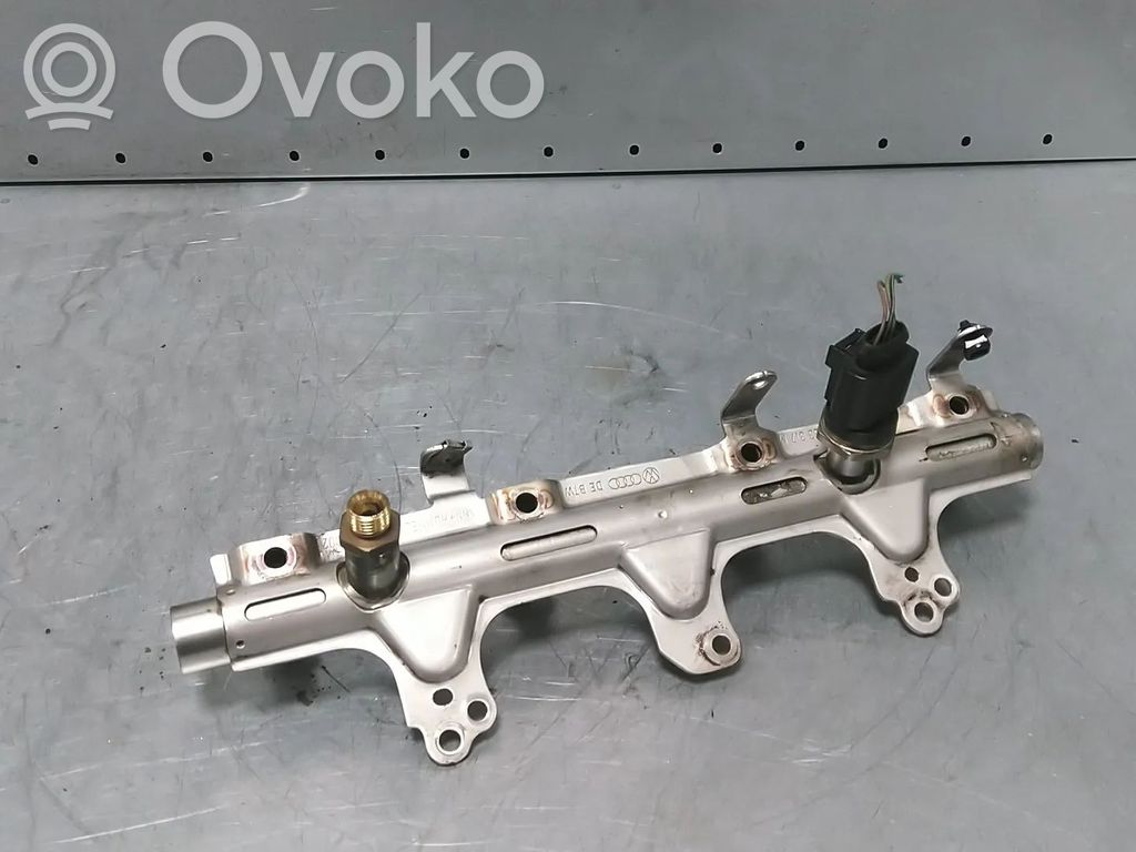 Audi A4 S4 B8 8K Linea principale tubo carburante 