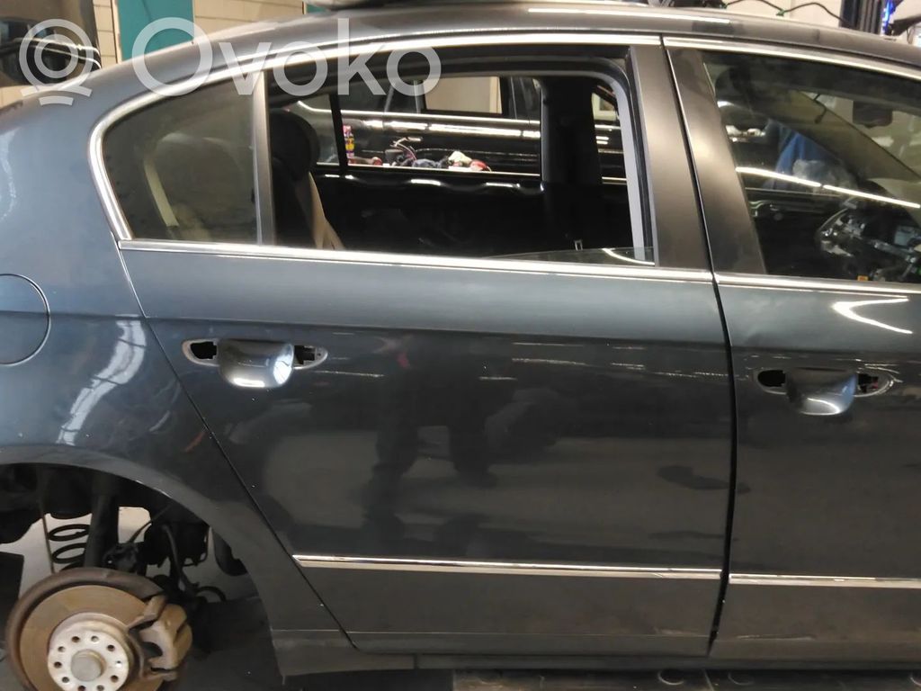 Volkswagen PASSAT B6 Puerta trasera 