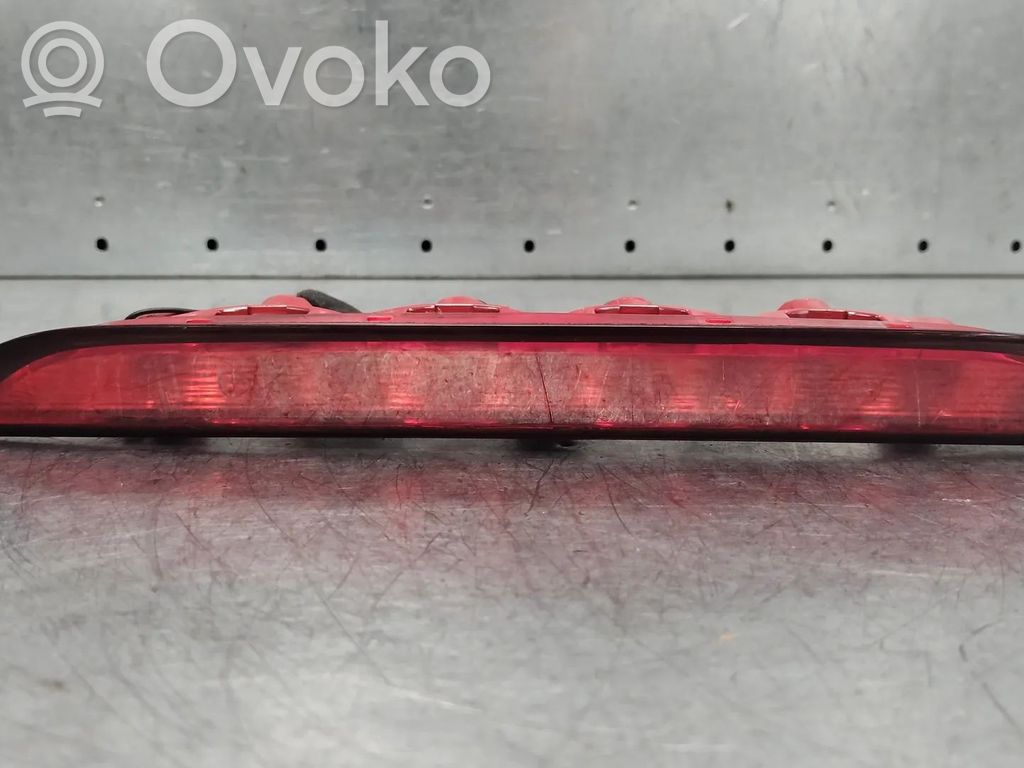 KIA Rio Third/center stoplight 