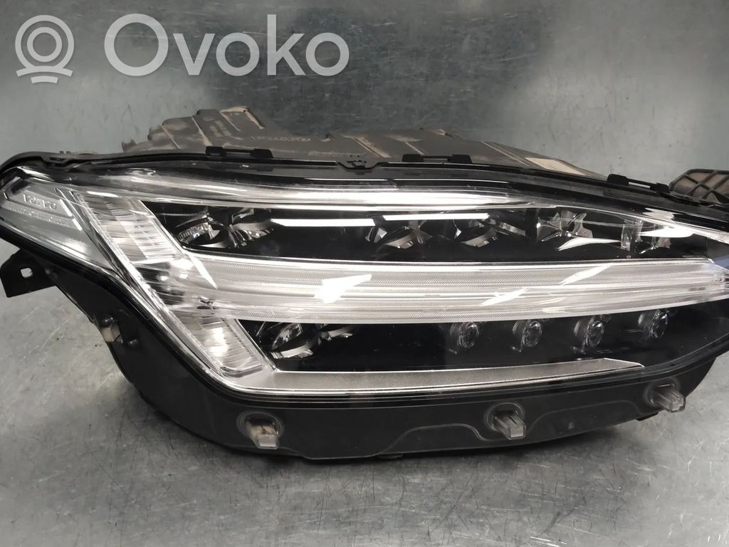 Volvo XC90 Phare frontale 