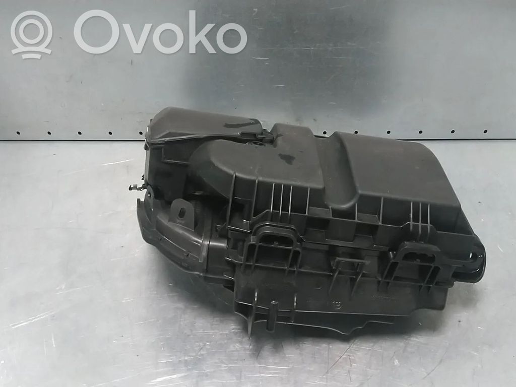 Opel Combo E Caja del filtro de aire 