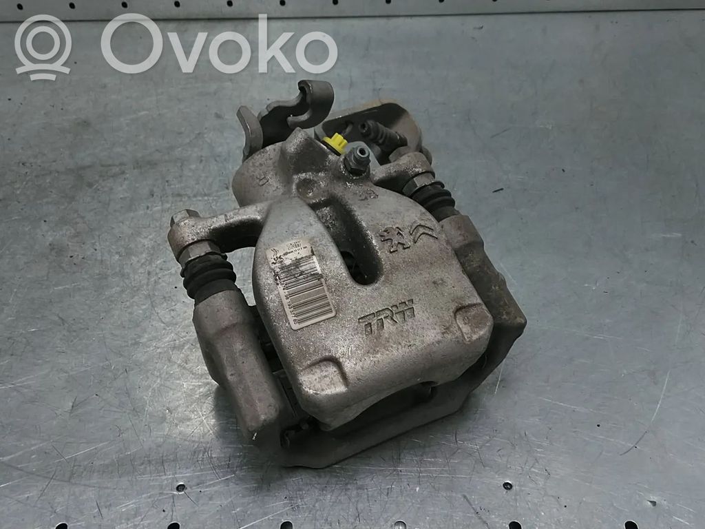 Opel Combo E Задний суппорт 