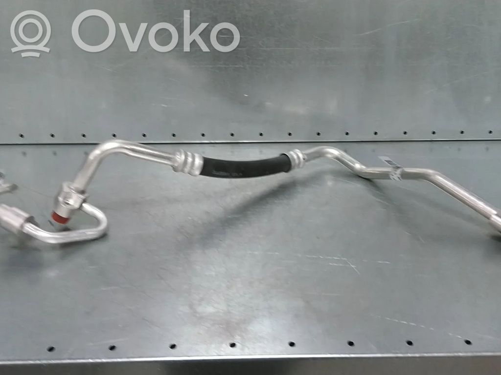 Ilmastointilaitteen putki (A/C)   4KE816728A,4KE816727D,4KE816727E