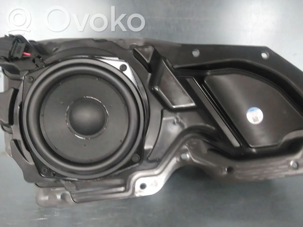 Audi e-tron Front door speaker 