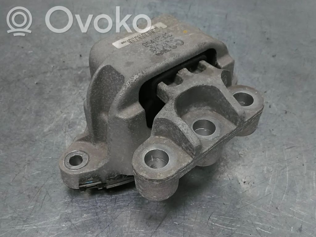 Engine mount bracket   95418203,95135159