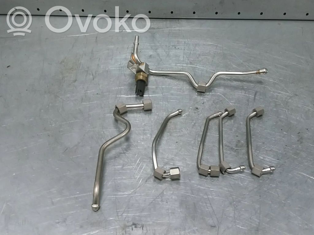 BMW 1 E81 E87 Fuel line pipe 