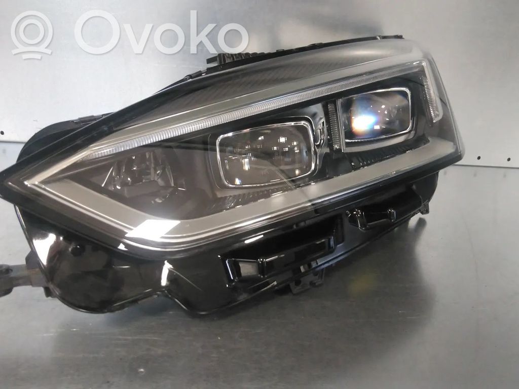 Audi A5 Phare frontale 
