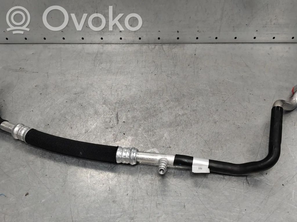 Audi A8 S8 D5 Ilmastointilaitteen putki (A/C) 