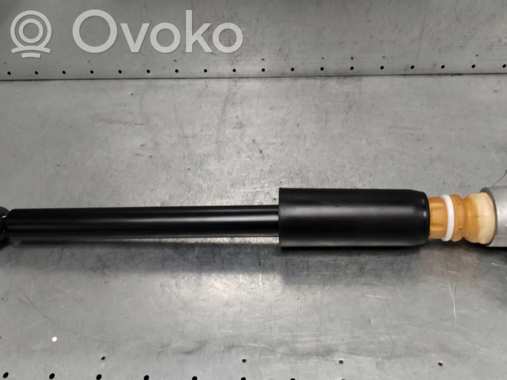 Audi A5 Takaiskunvaimennin 