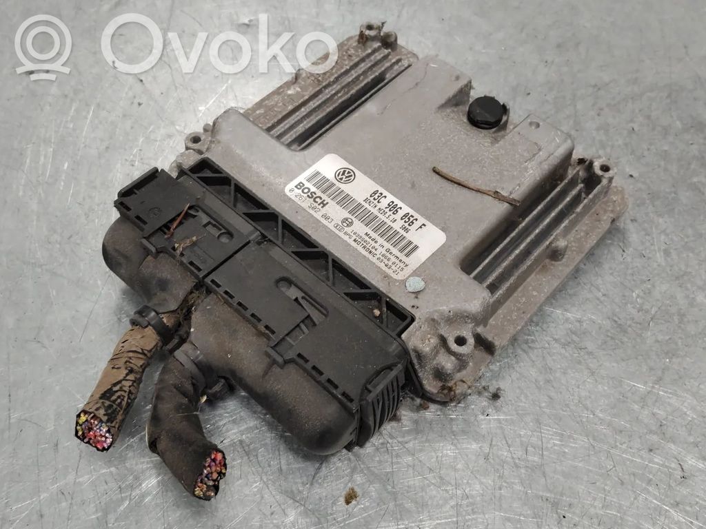 Volkswagen Touran I Engine control unit/module 