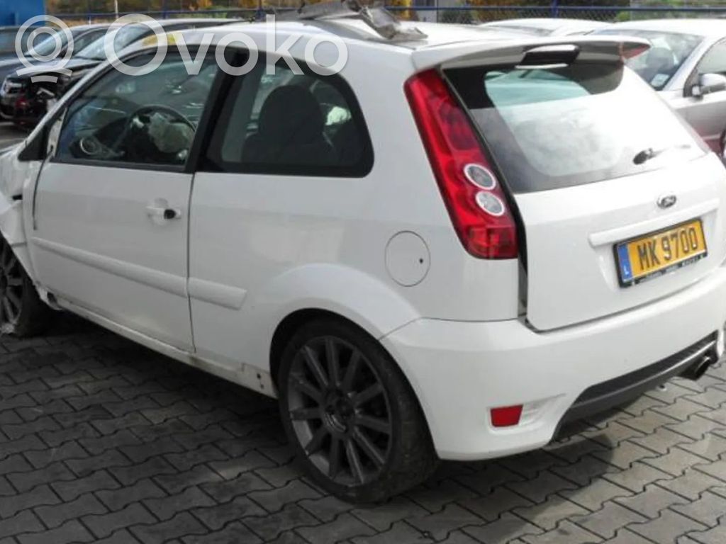 Ford Fiesta Aizmugurējais lukturis virsbūvē 