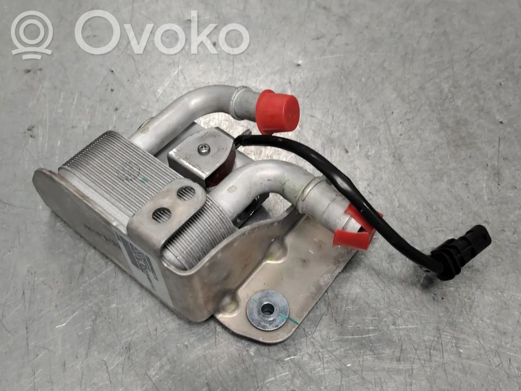 Volvo XC40 Radiatore dell’olio del motore 