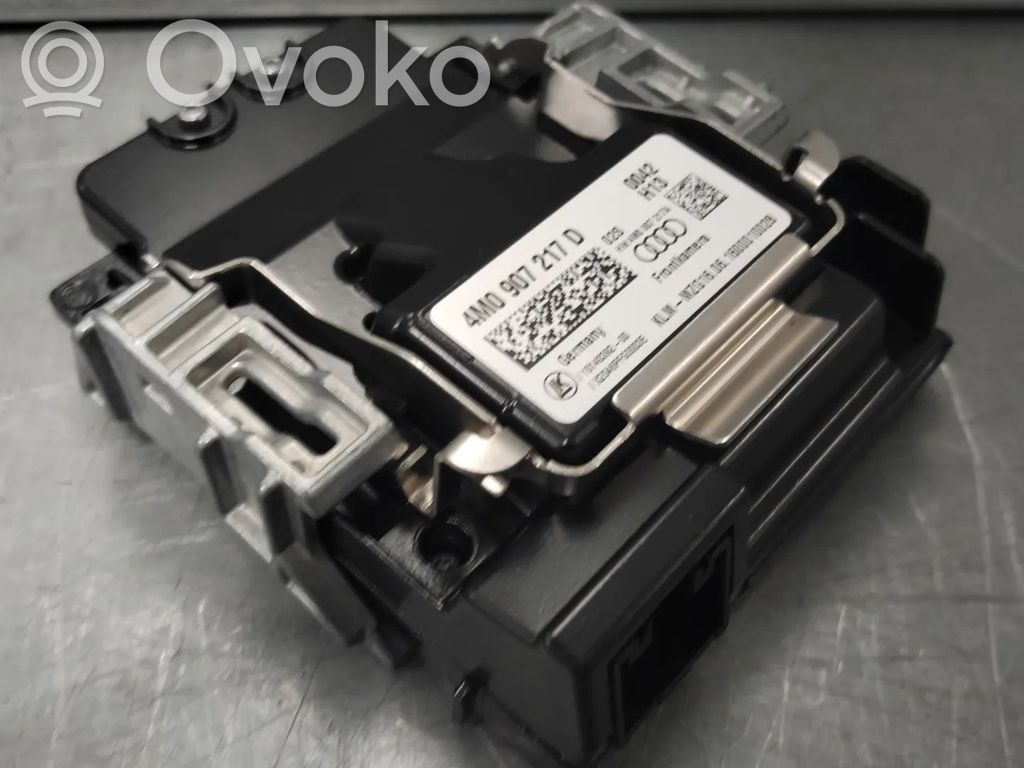 Audi Q7 4M Windshield/windscreen camera 