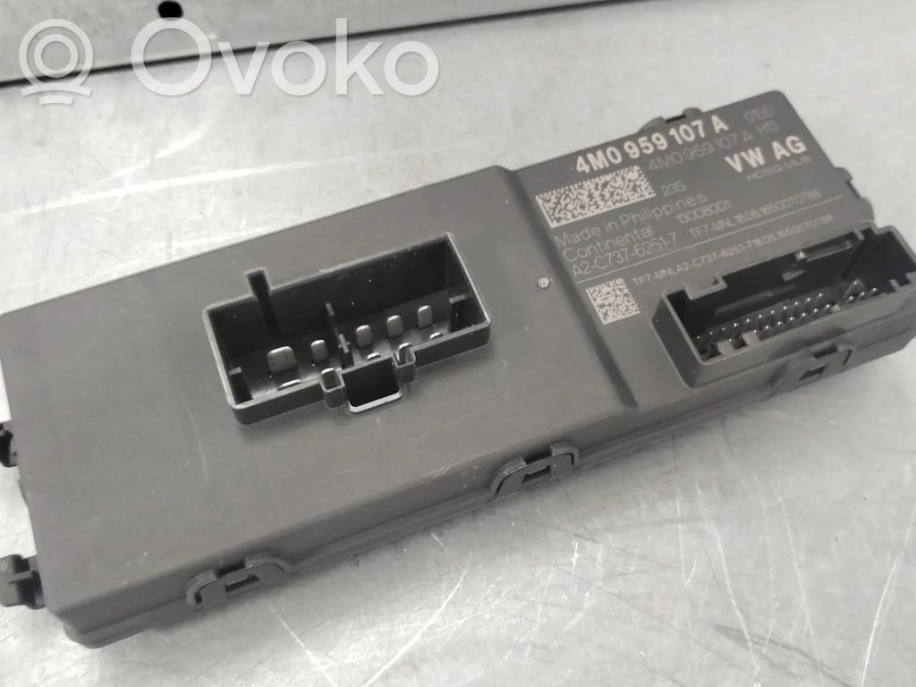 Tailgate/trunk control unit/module   4M0959107A