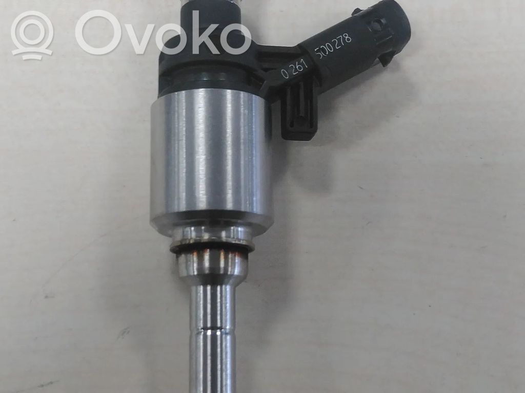 Audi A3 S3 8P Fuel injector 