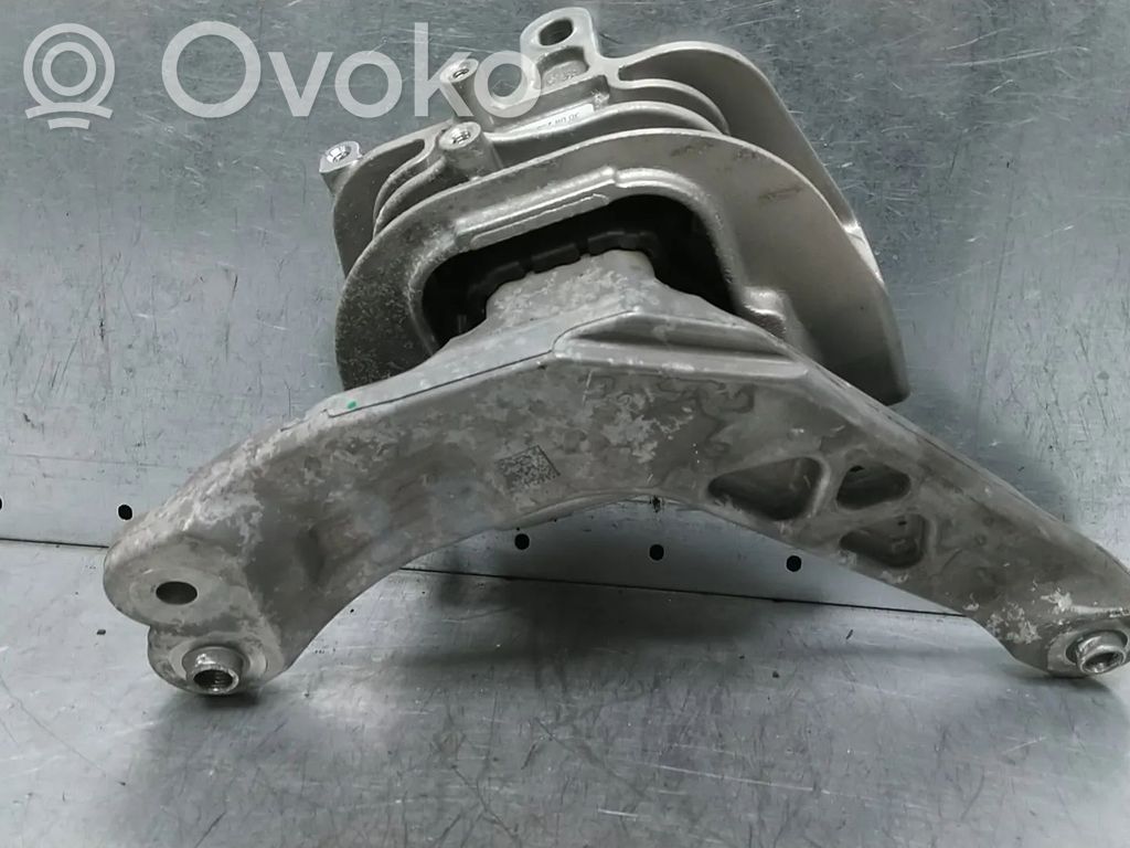 Skoda Superb B8 (3V) Engine mount bracket 
