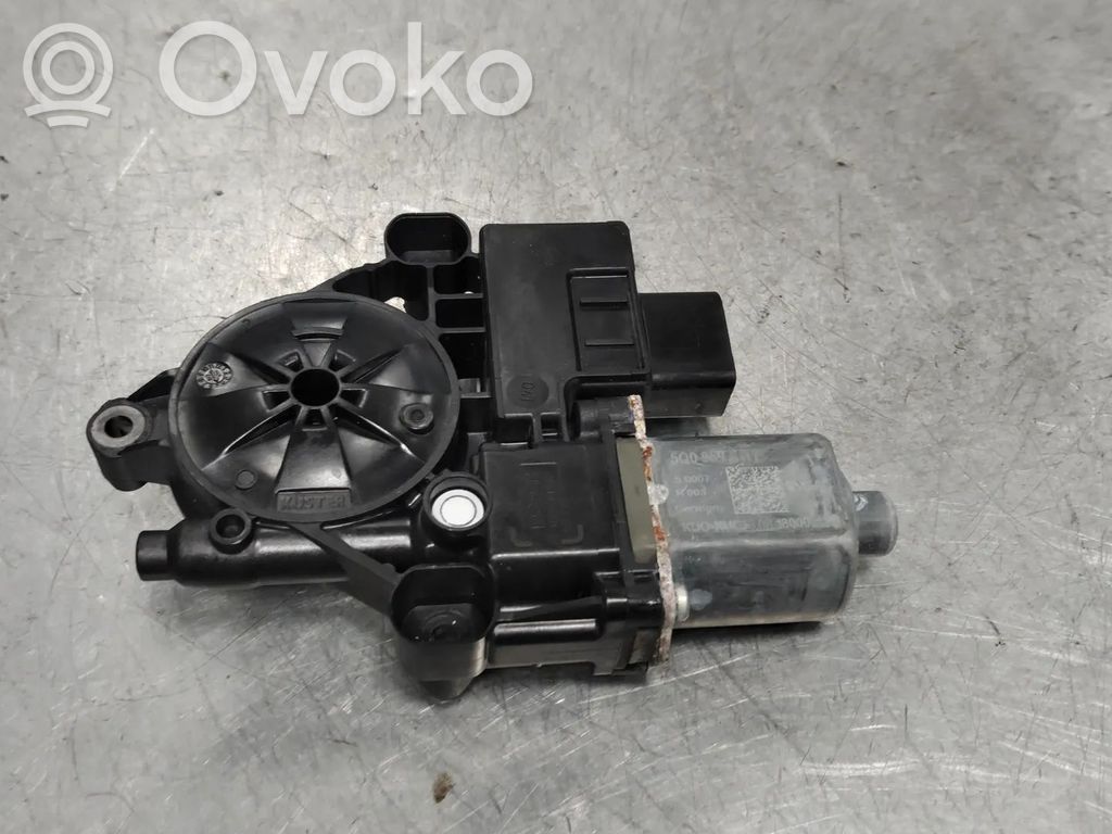 Audi A5 Silnik regulatora szyby drzwi przednich 