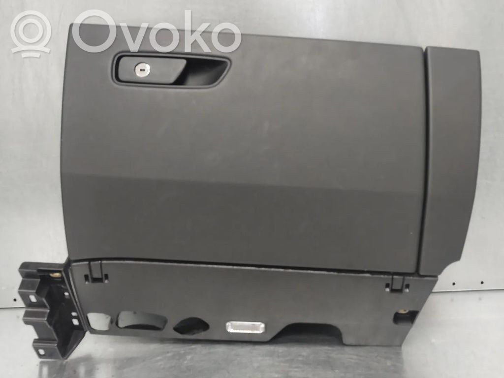 Audi Q8 Daiktadėžės (bordačioko) komplektas 