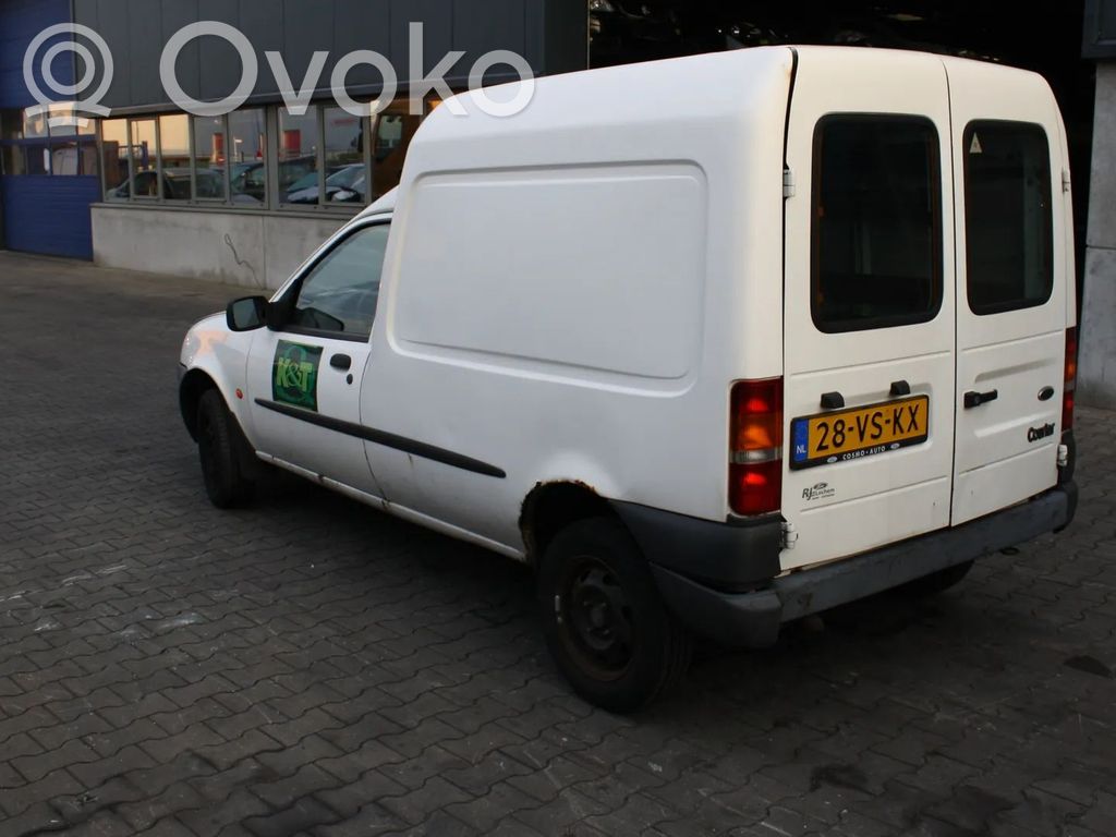 Ford Fiesta Aizmugurējais lukturis virsbūvē 