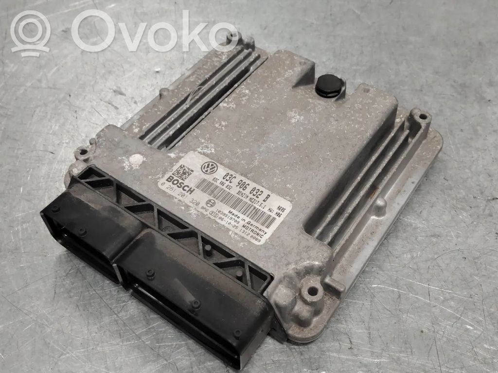 Volkswagen Golf V Engine control unit/module 