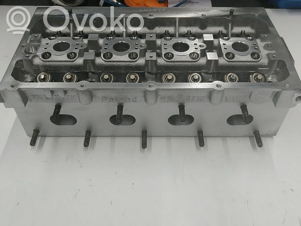 Volkswagen Golf IV Culata del motor 