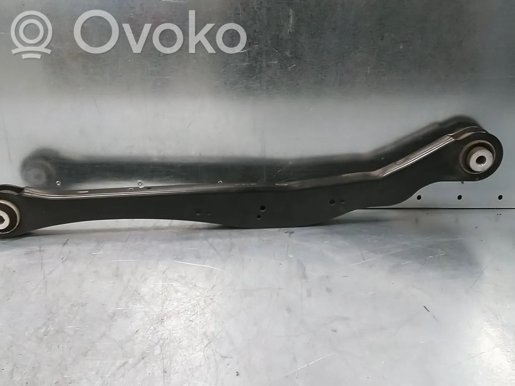 BMW 2 F22 F23 Zwrotnica koła tylnego 