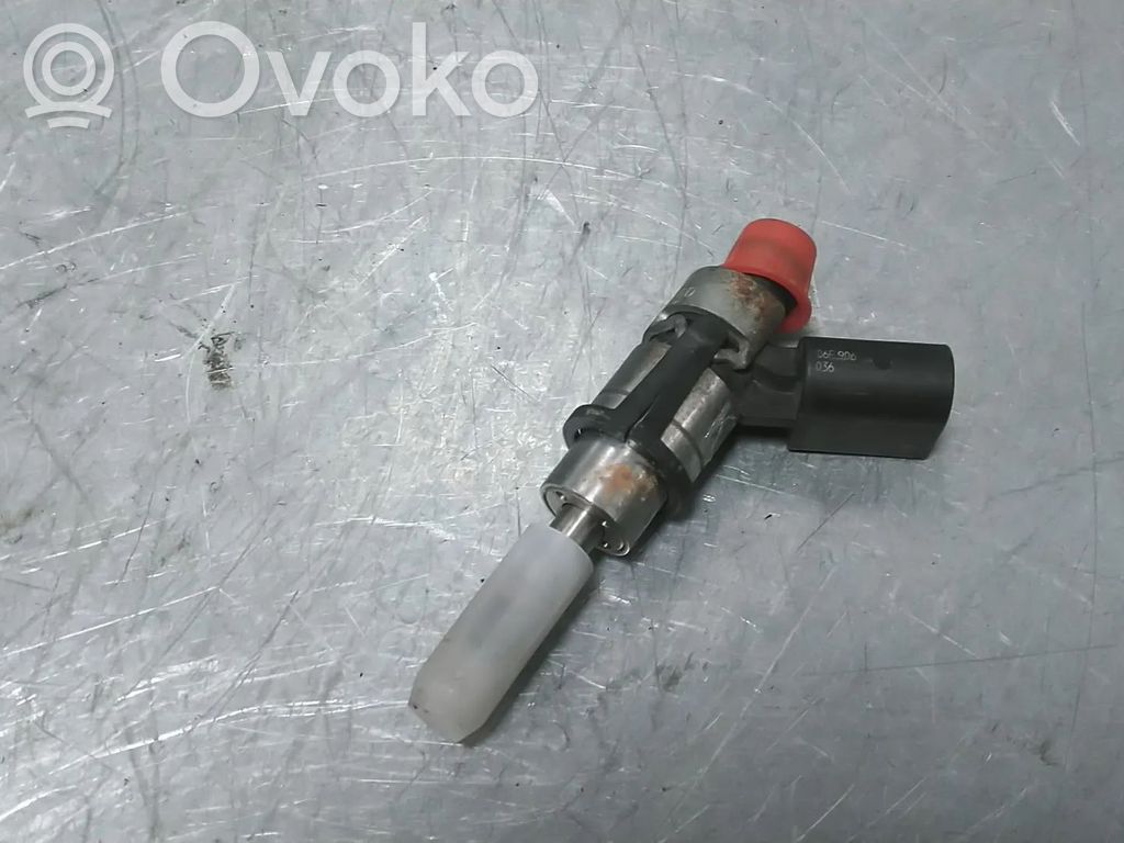 Audi A3 S3 8P Fuel injector 