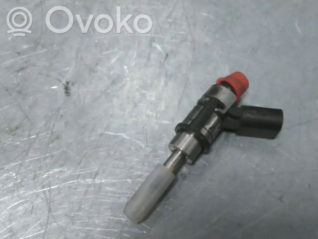 Audi A3 S3 8P Fuel injector 
