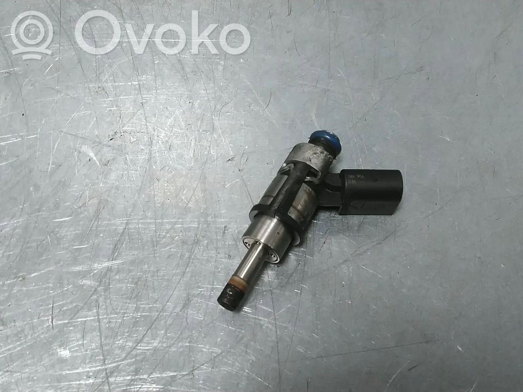 Volkswagen Golf V Fuel injector 