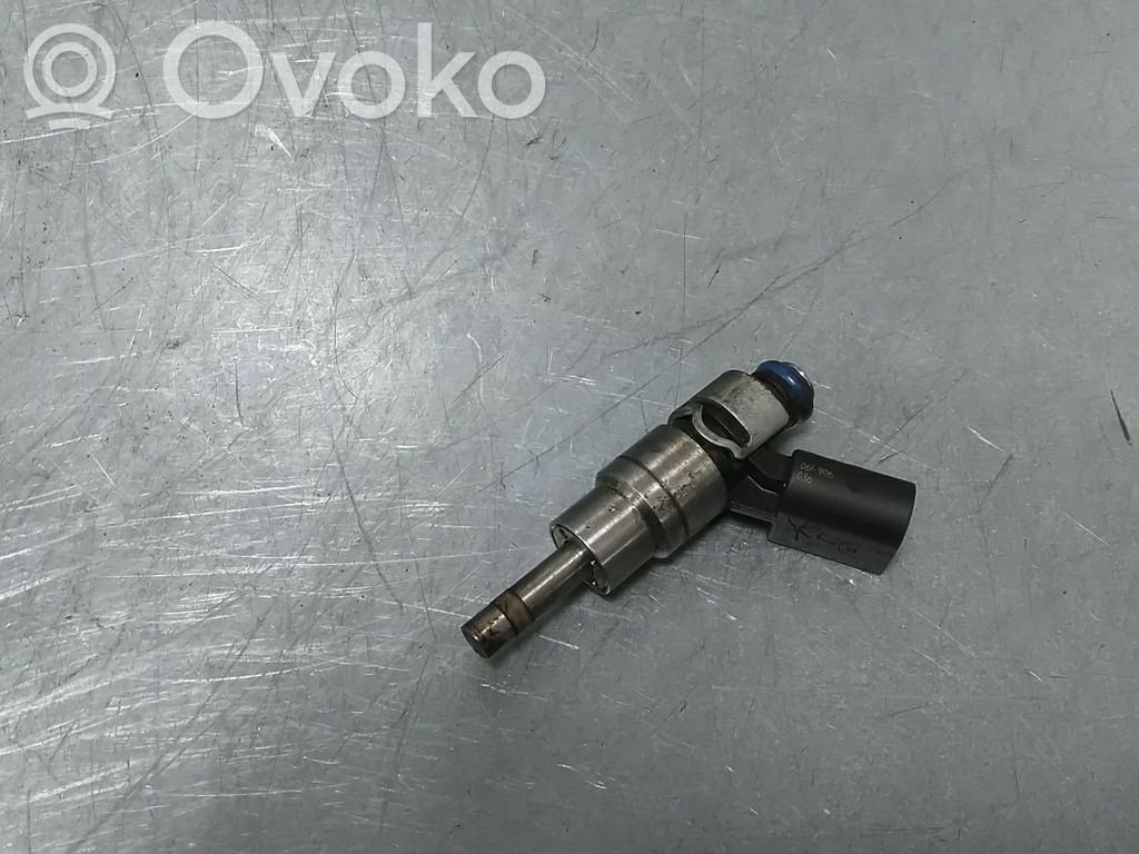 Volkswagen Golf V Fuel injector 