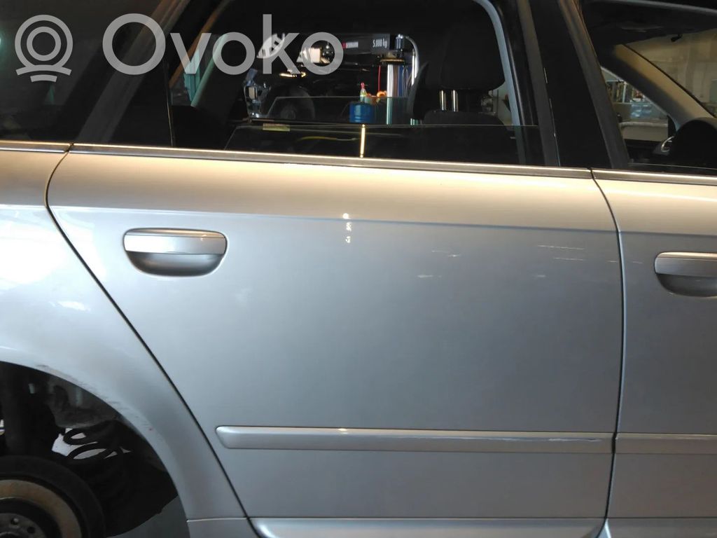Puerta trasera   3R0833052