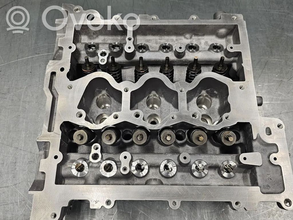 Ford C-MAX II Engine head 