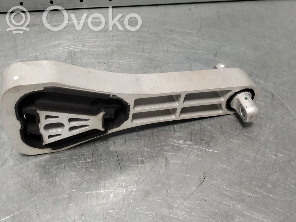 Volvo XC90 Engine mount bracket 