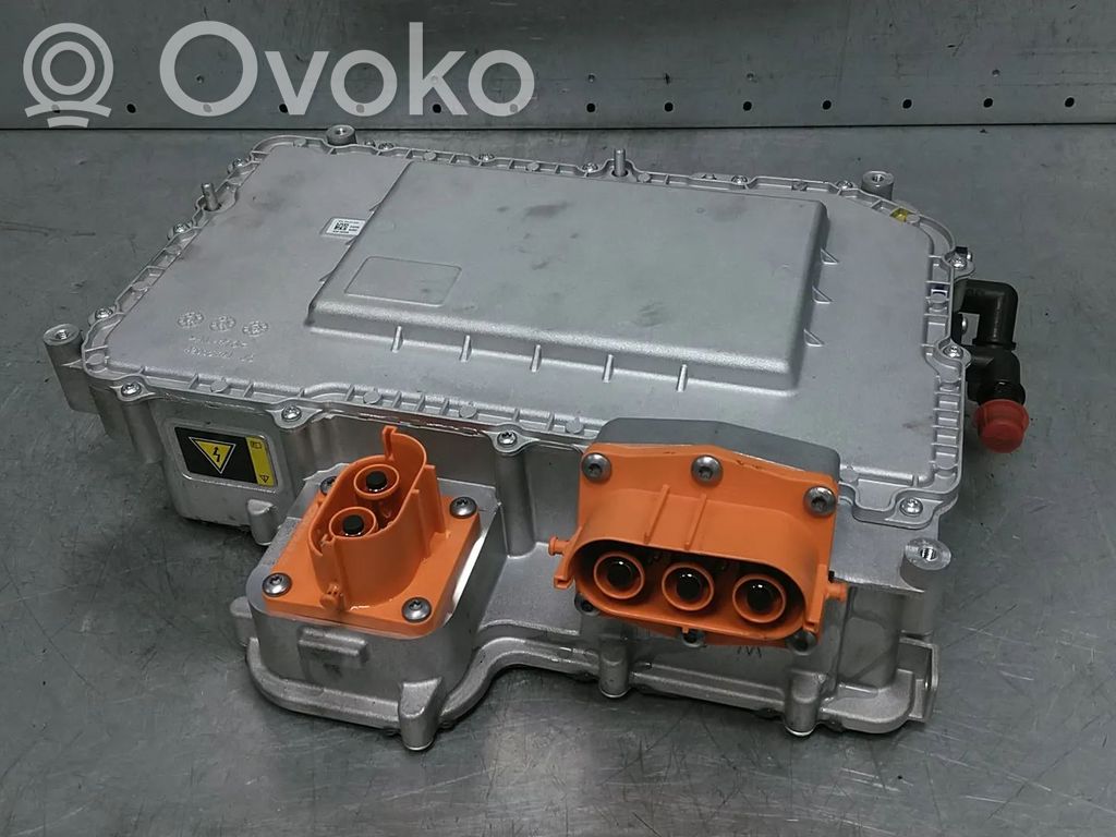 Inversor/convertidor de voltaje   32324794,36010903