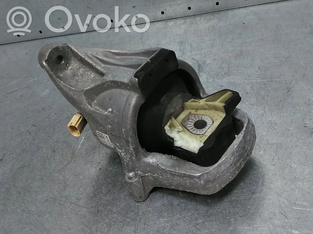 Audi A4 S4 B9 Engine mount bracket 