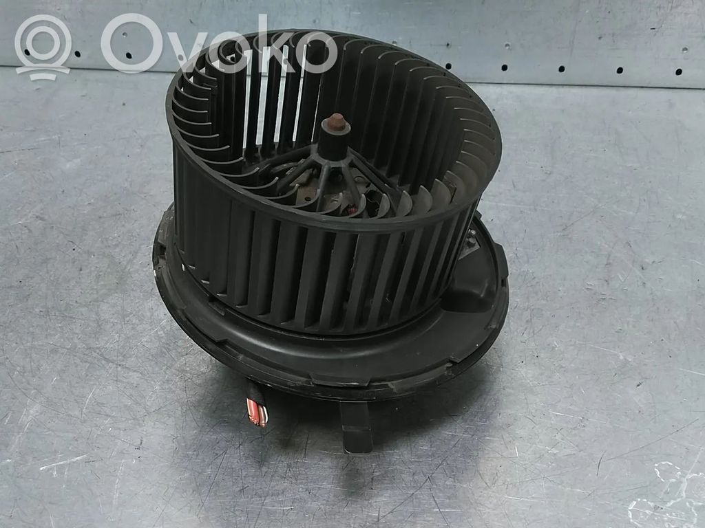 Volkswagen Golf VI Motor aerotermă/rezistor ventilator 