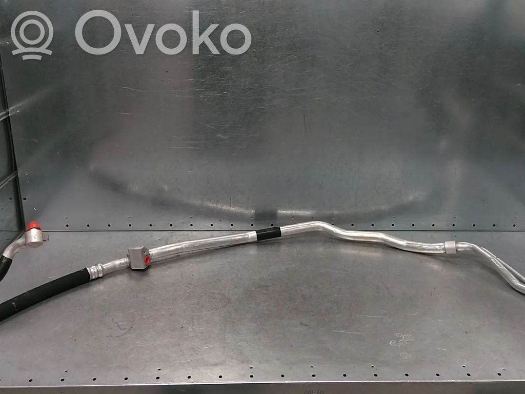 Audi A8 S8 D5 Ilmastointilaitteen putki (A/C) 