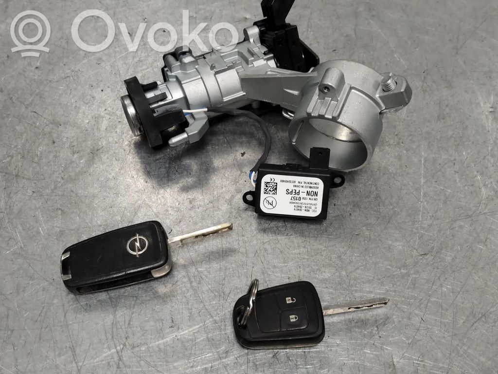 Opel Zafira C Butuc cheie contact 