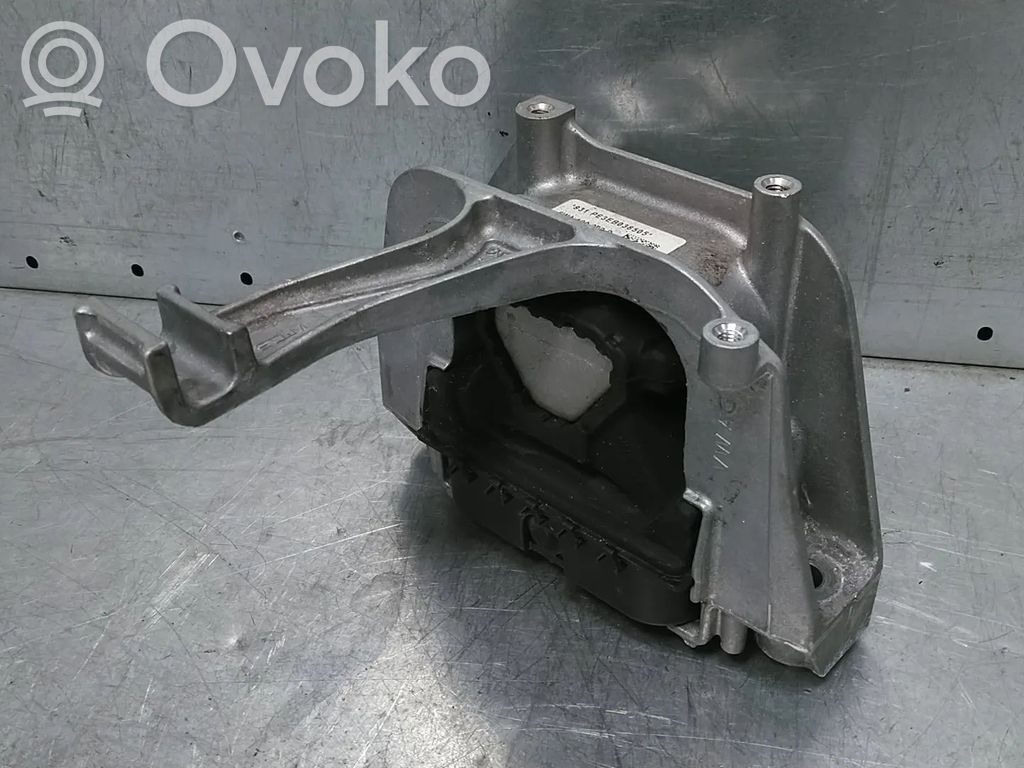 Volkswagen Golf VIII Подушка двигателя 